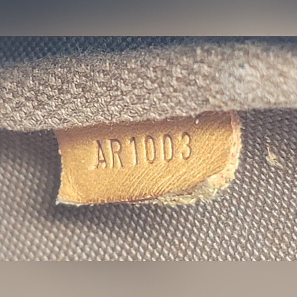 Louis Vuitton Pochette Accessoires Monogram Canvas Clutch Hand Bag Vintage Auth - Picture 12 of 12